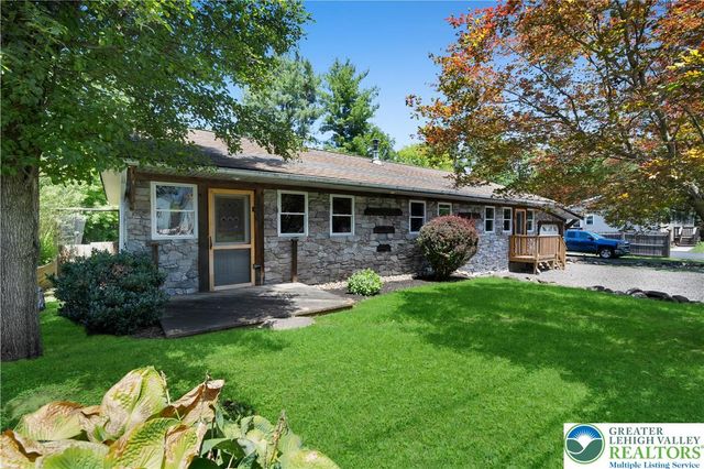 95 Young Street, Williams Twp, PA 18042