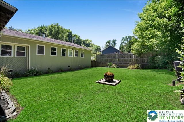 95 Young Street, Williams Twp, PA 18042