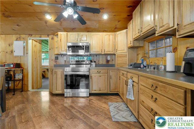 95 Young Street, Williams Twp, PA 18042