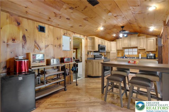 95 Young Street, Williams Twp, PA 18042
