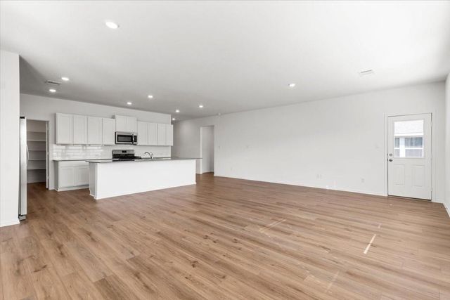 290 Jeffers, Kyle, TX 78640