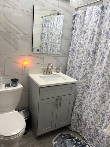 6550 Wetherole Street 3J, Rego Park, NY 11374