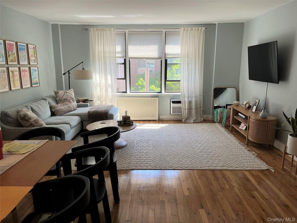 6550 Wetherole Street 3J, Rego Park, NY 11374