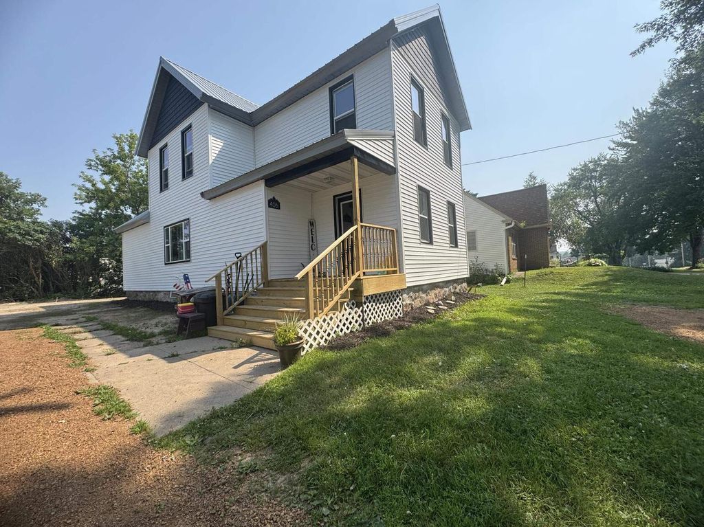 406 E FRONT STREET, Wittenberg, WI 54499