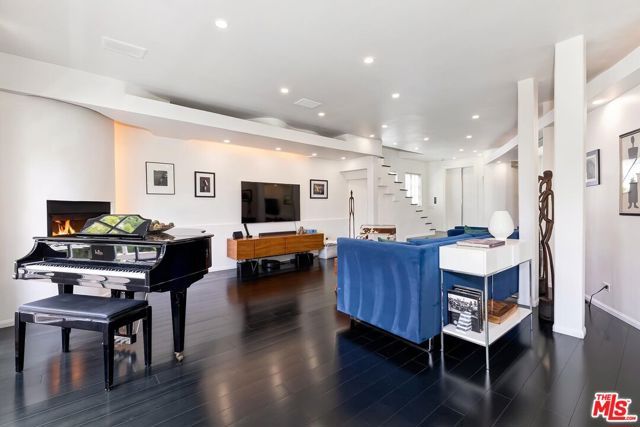 9921 Durant Drive 2, Beverly Hills, CA 90212