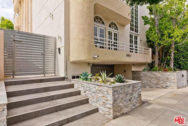 9921 Durant Drive 2, Beverly Hills, CA 90212