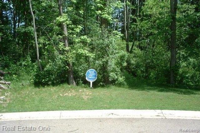 1965 Laflamme Court, White Lake, MI 48386