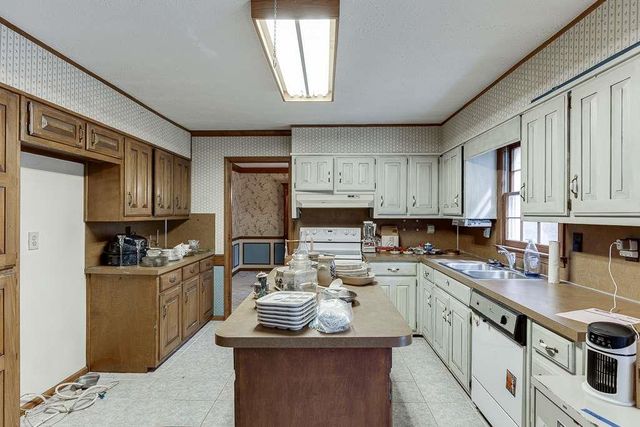 2302 Smokehouse Path, Lawrenceville, GA 30044