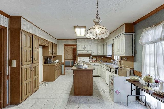 2302 Smokehouse Path, Lawrenceville, GA 30044