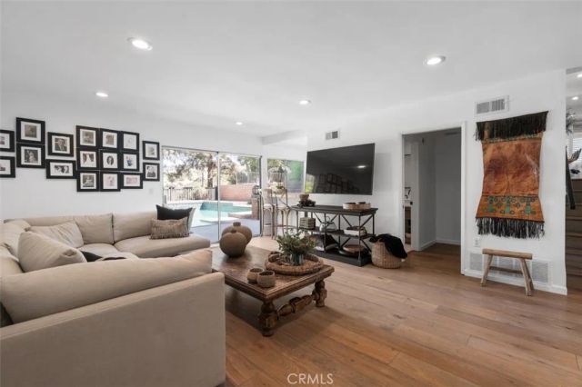 3960 Ellenita, Tarzana, CA 91356