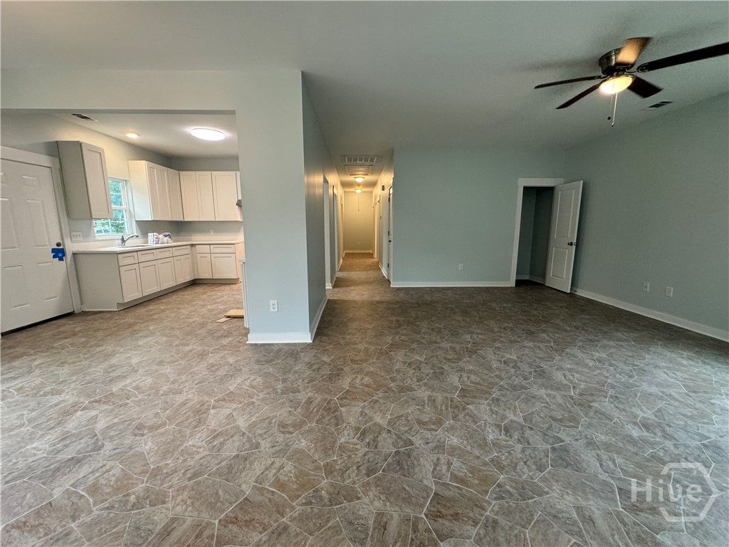 Image 3 of property listing at 2418 Riviera Drive, Savannah, GA 31406