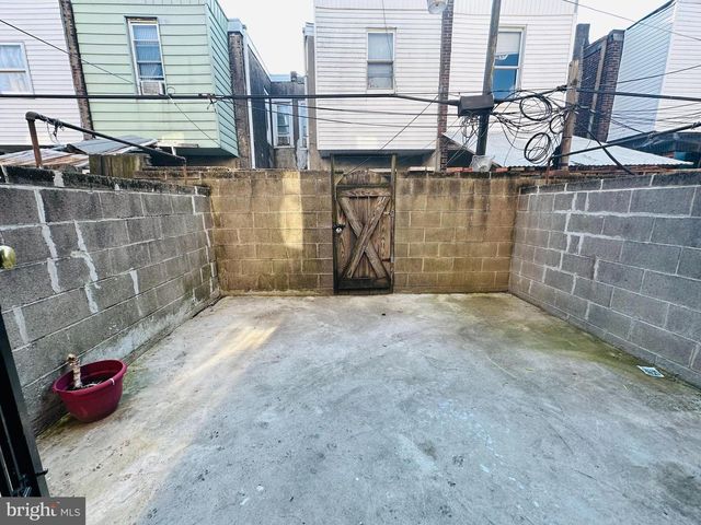 2418 S FRANKLIN ST, Philadelphia, PA 19148
