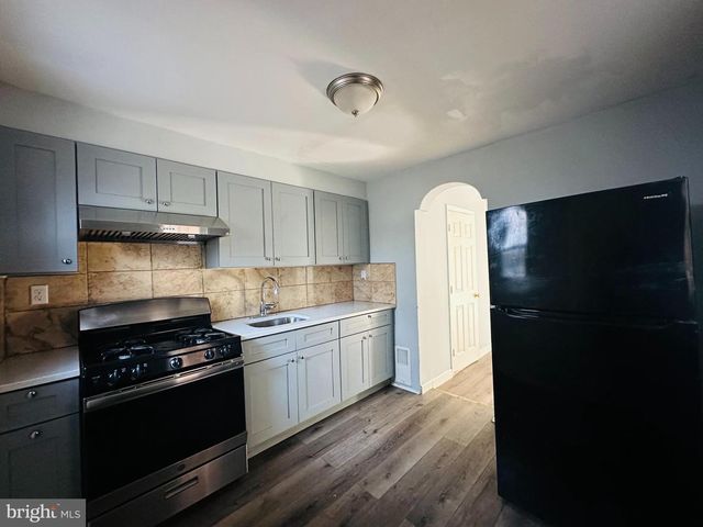 2418 S FRANKLIN ST, Philadelphia, PA 19148