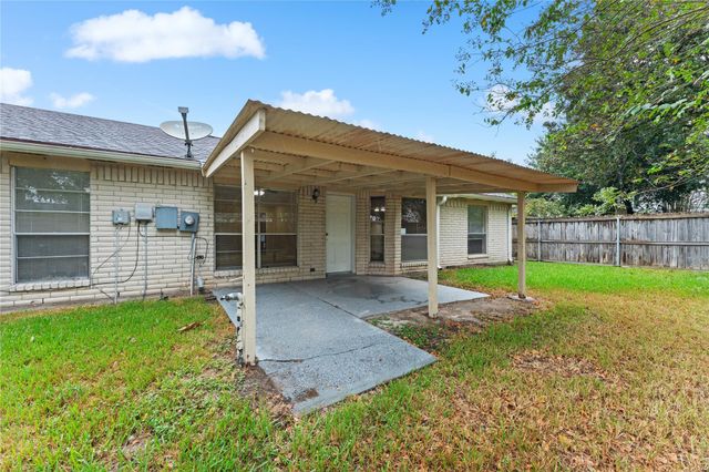 4929 Meadow Place Drive, Pasadena, TX 77571