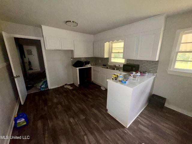 528 N Park Lane, Jackson, MS 39206