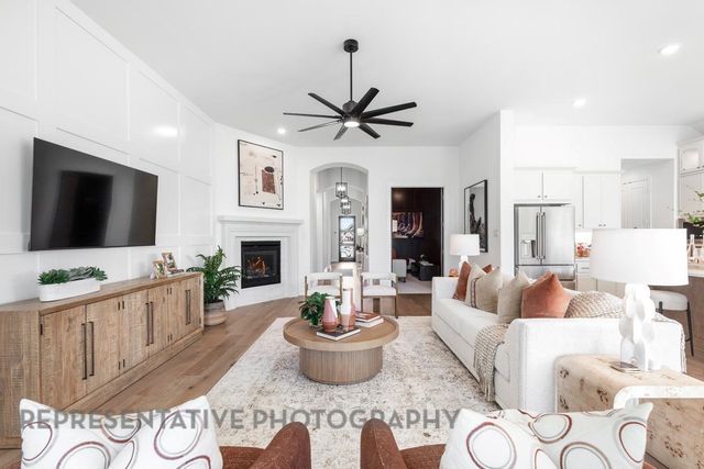 12115 Lake View Boulevard, Mont Belvieu, TX 77523