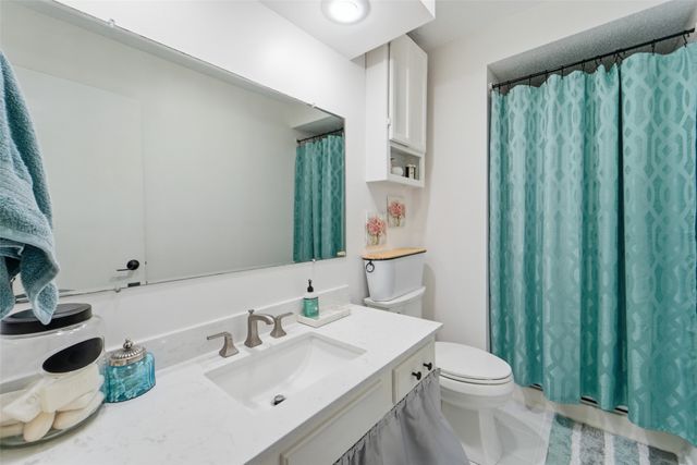 4518 84th Street, Urbandale, IA 50322