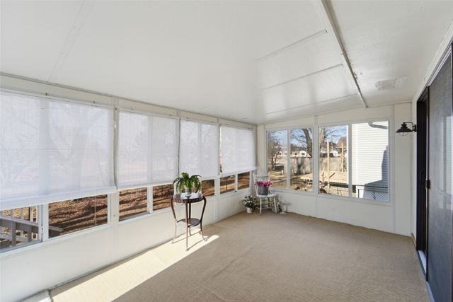 4518 84th Street, Urbandale, IA 50322