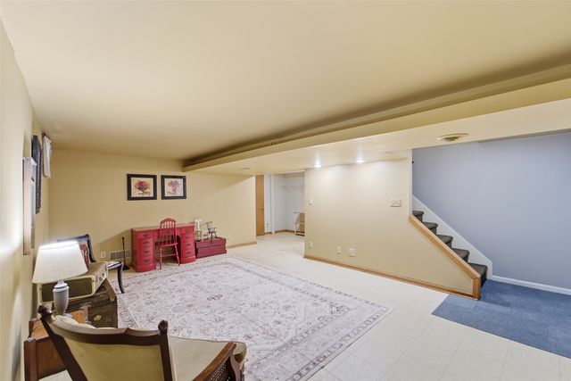 4518 84th Street, Urbandale, IA 50322