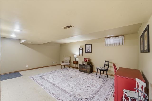 4518 84th Street, Urbandale, IA 50322