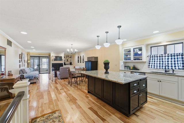 4518 84th Street, Urbandale, IA 50322