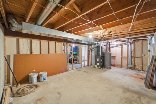 4518 84th Street, Urbandale, IA 50322