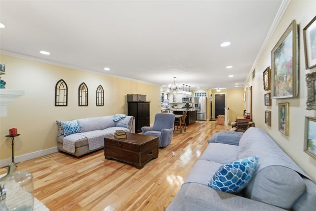 4518 84th Street, Urbandale, IA 50322