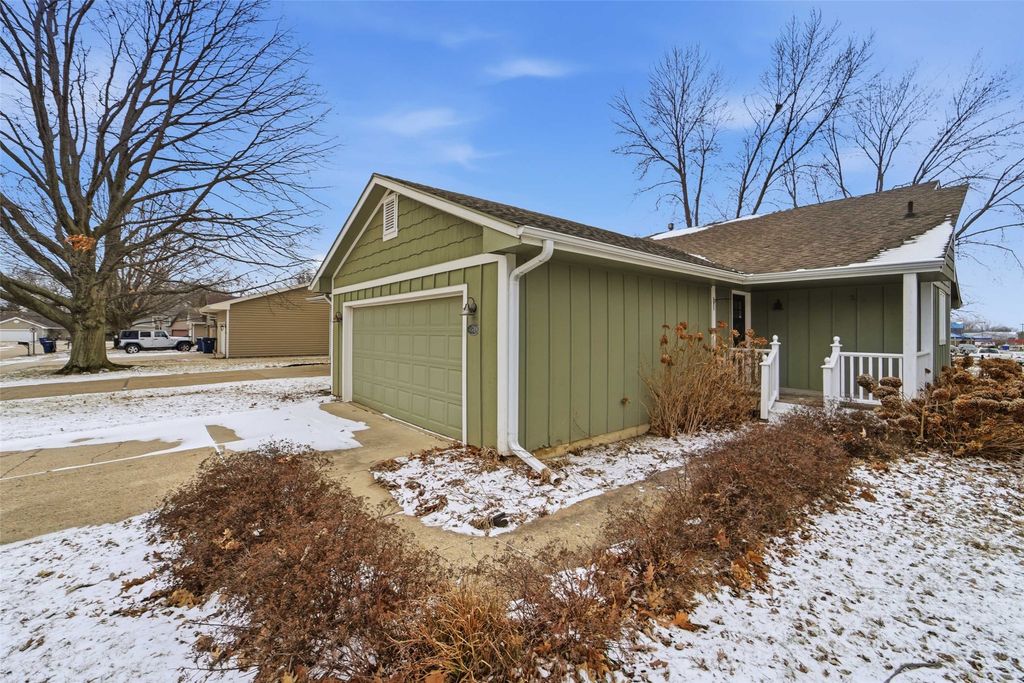 4518 84th Street, Urbandale, IA 50322