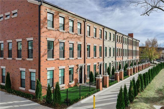 500 SW B Street 3, Bentonville, AR 72712