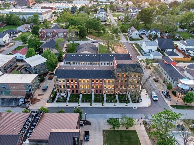 500 SW B Street 3, Bentonville, AR 72712