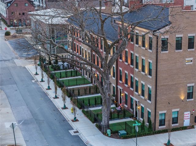 500 SW B Street 3, Bentonville, AR 72712