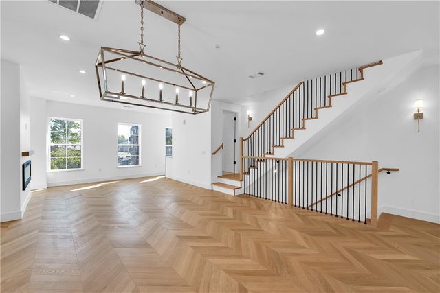 500 SW B Street 3, Bentonville, AR 72712