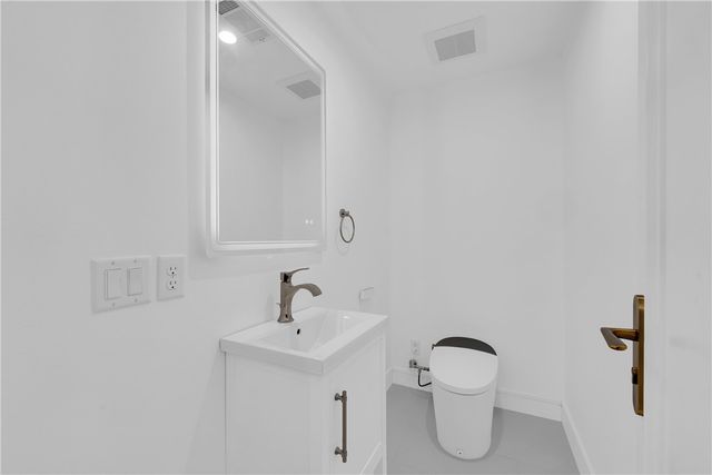 500 SW B Street 3, Bentonville, AR 72712