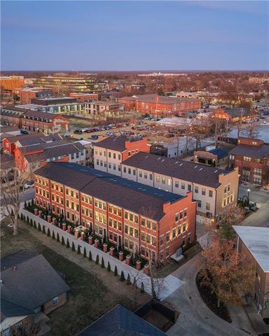 500 SW B Street 3, Bentonville, AR 72712