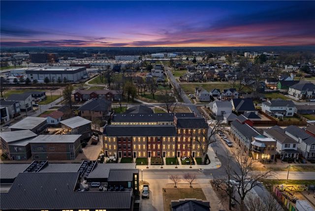 500 SW B Street 3, Bentonville, AR 72712