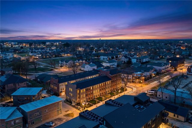 500 SW B Street 3, Bentonville, AR 72712