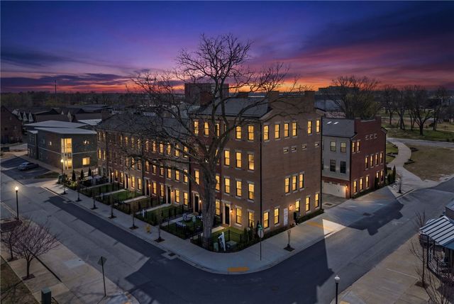 500 SW B Street 3, Bentonville, AR 72712