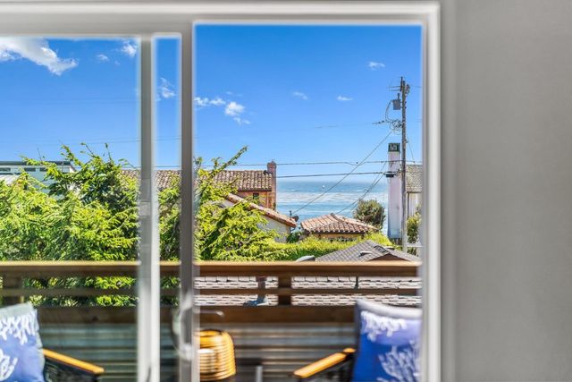22956 E Cliff Drive, Santa Cruz, CA 95062