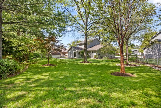 1640 Edinburgh Court, Aurora, IL 60504