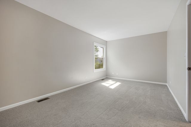 1640 Edinburgh Court, Aurora, IL 60504