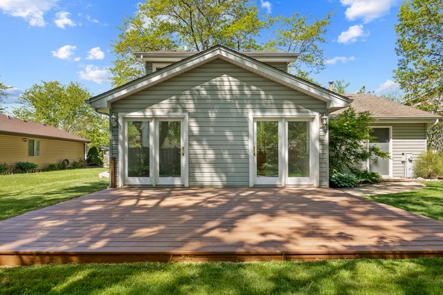 1640 Edinburgh Court, Aurora, IL 60504