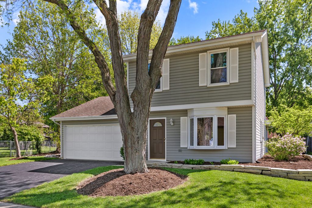 1640 Edinburgh Court, Aurora, IL 60504