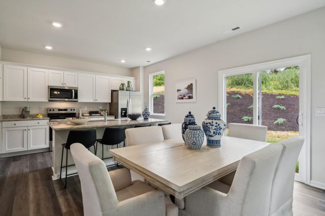 565 SUMMERCREST AVE, Waynesboro, VA 22980