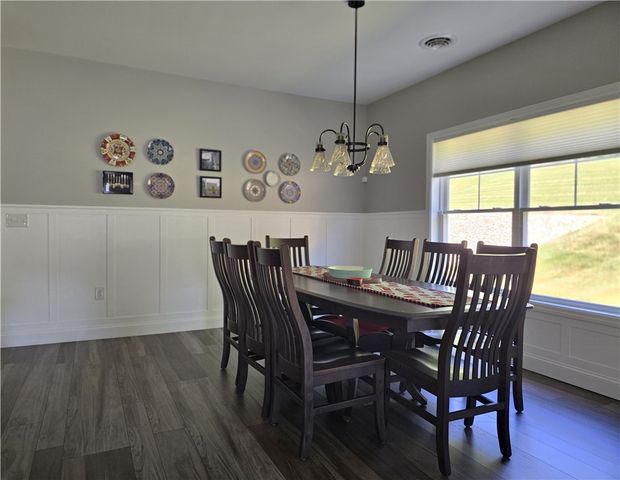 2236 Shannon Mills Dr, Connoquenessing Twp, PA 16053