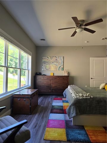 2236 Shannon Mills Dr, Connoquenessing Twp, PA 16053