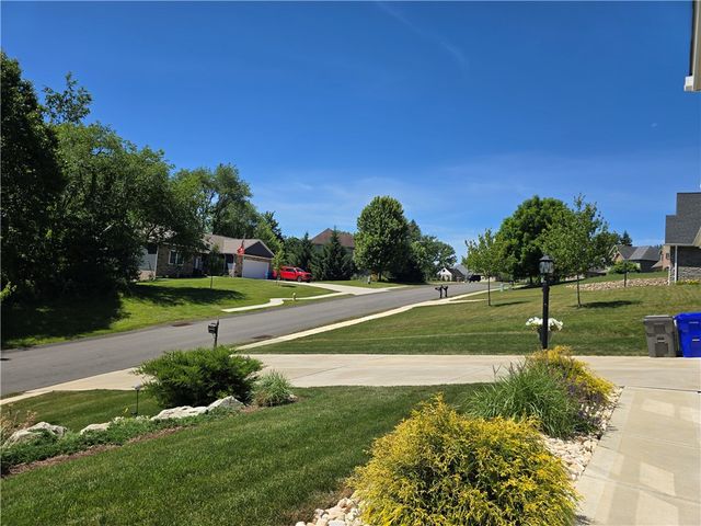 2236 Shannon Mills Dr, Connoquenessing Twp, PA 16053