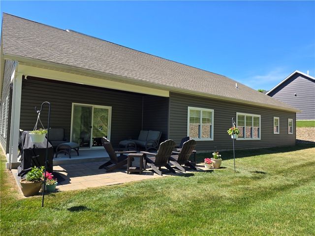 2236 Shannon Mills Dr, Connoquenessing Twp, PA 16053