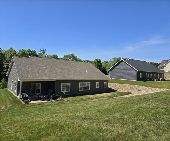 2236 Shannon Mills Dr, Connoquenessing Twp, PA 16053
