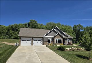 2236 Shannon Mills Dr, Connoquenessing Twp, PA 16053