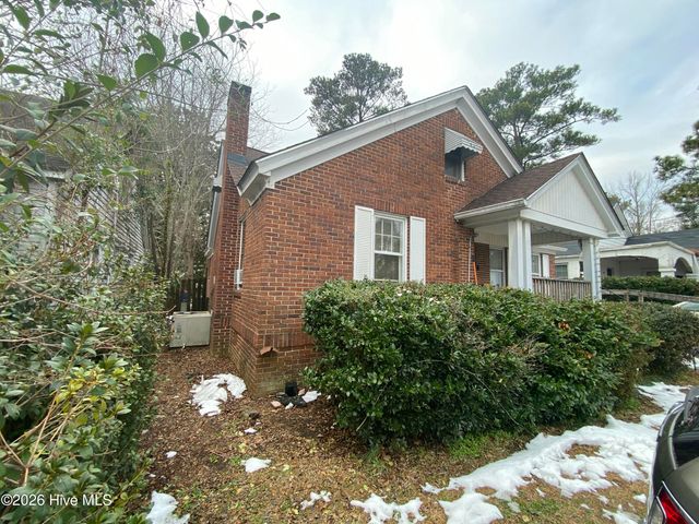 1320 Queens Road, Kinston, NC 28501